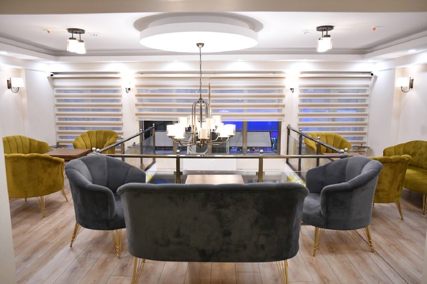 Otel lobisi ve zarif dekorasyon